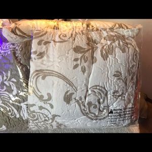 Serenta 5 piece Queen Size set